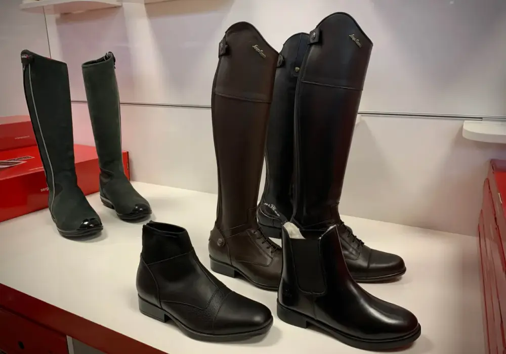 Oficerki czy sztyblety? Wybierz idealne buty jeździeckie!