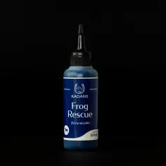 Niebieska butelka z aplikatorem, zawierająca preparat na gnijące strzałki "Frog Rescue" marki Kadans.